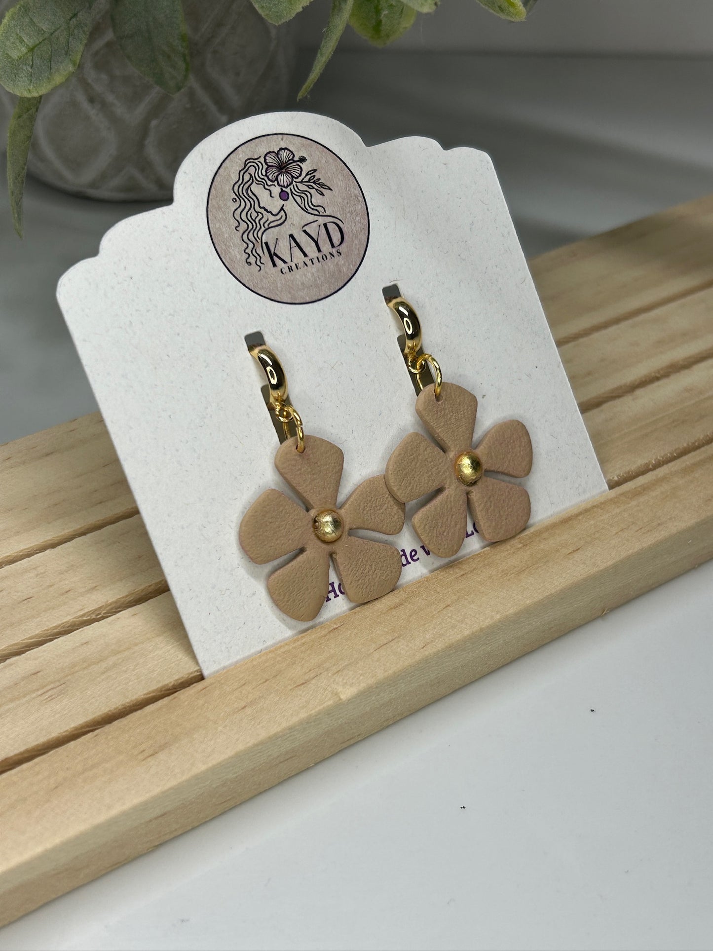 Neutral Medium Flower Collection