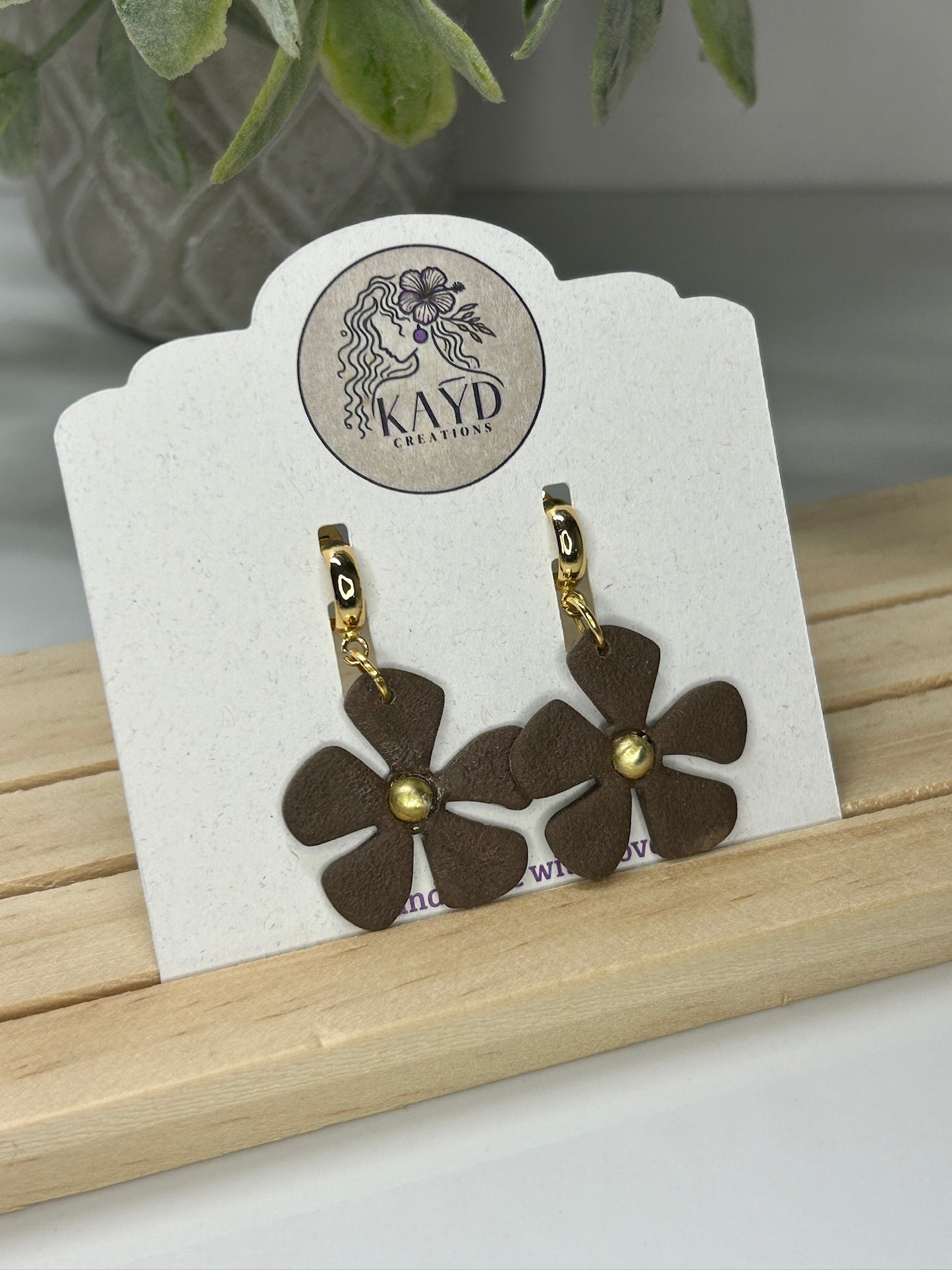 Neutral Medium Flower Collection