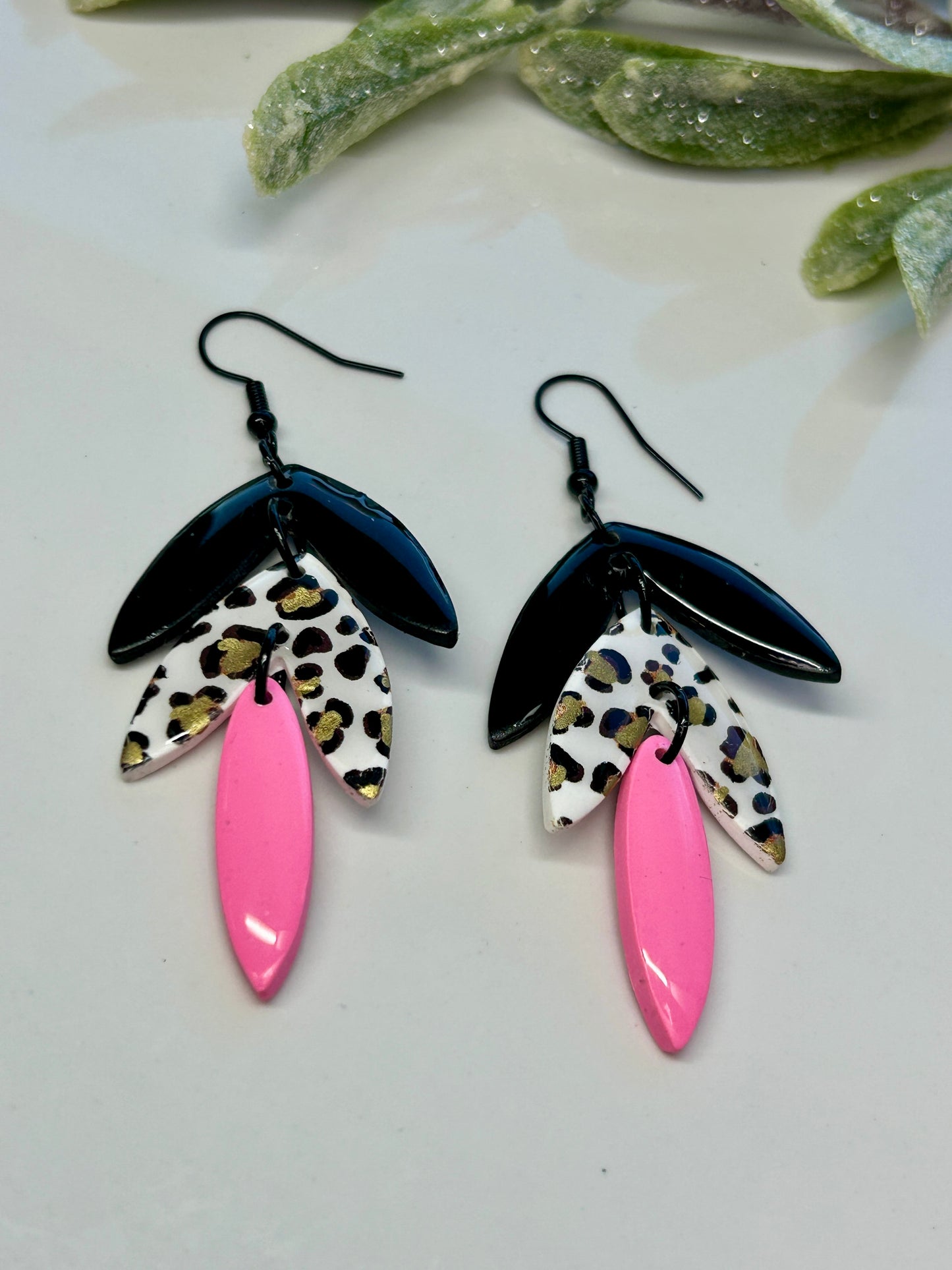 Wild Pinkmas Leaf Dangle #3