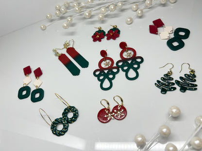 Christmas Classic Swirl Snowflake Collection